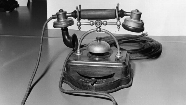 Sejarah Penemuan Telepon Pertama